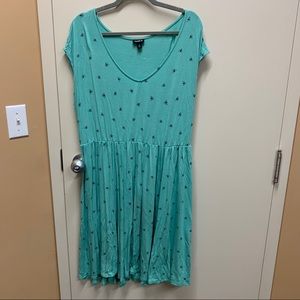 Torrid sz 2 Mint Green Bee Skater Dress